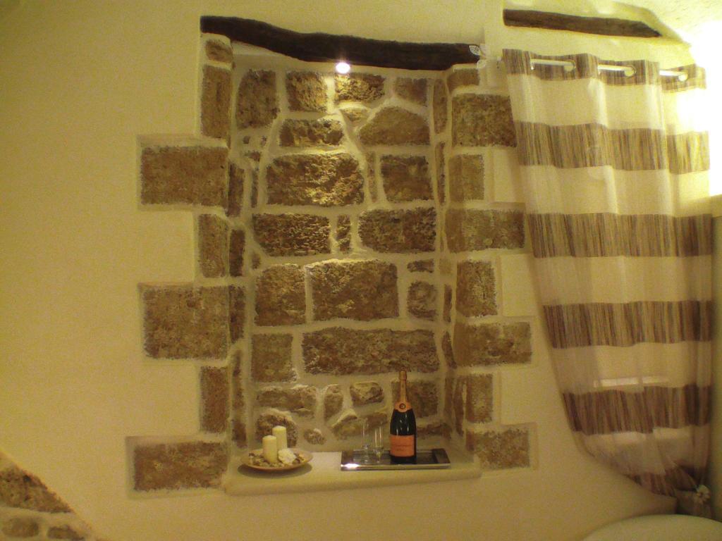 La Grotta Bed & Breakfast Mesagne Exterior photo